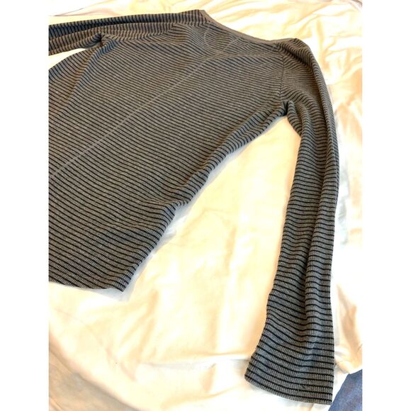 Women’s XL Tall Long Sleeve 5 Button Thermal T-shirt Gray and Black Striped - Picture 8 of 9